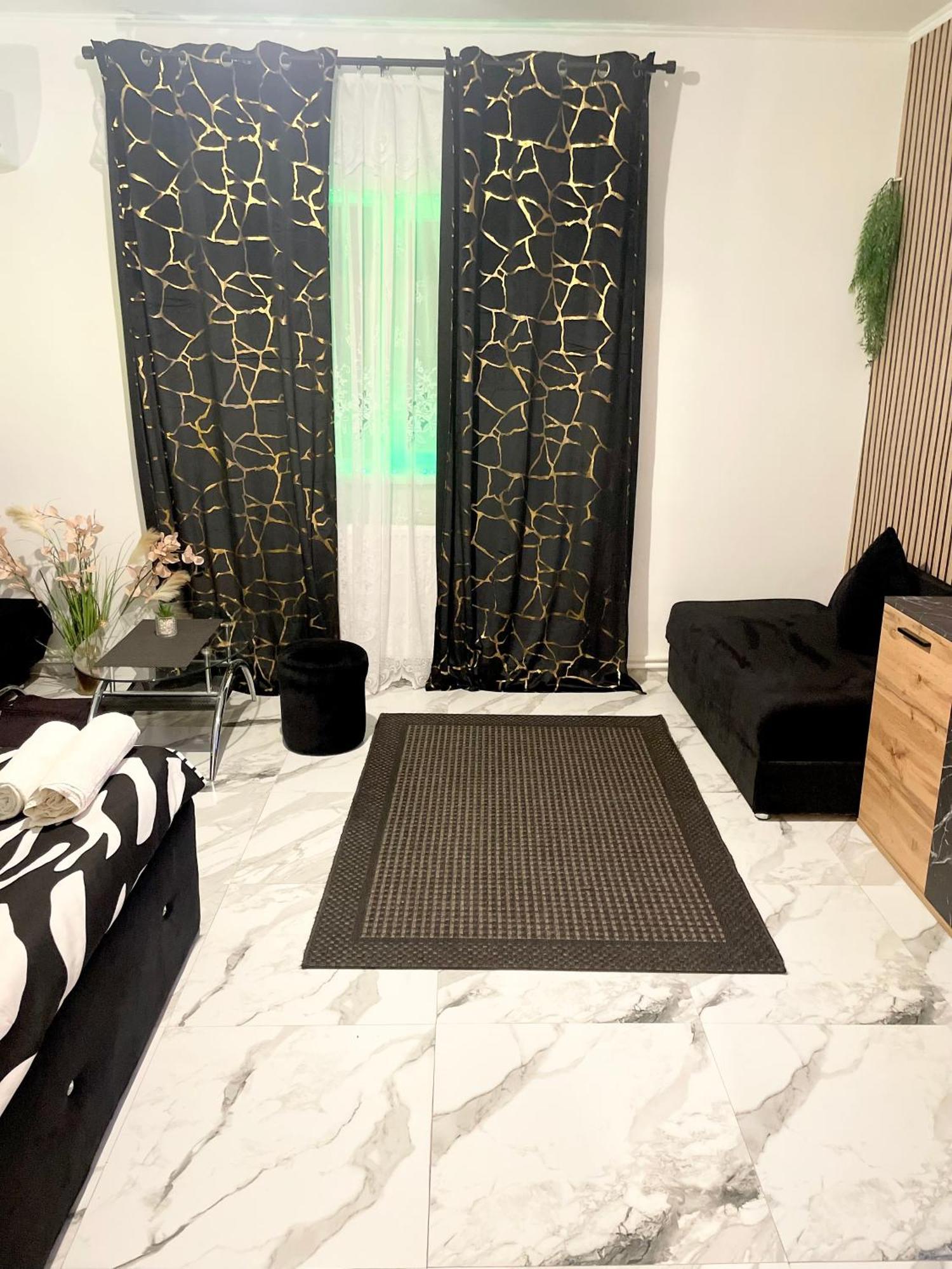 Vila Cris Apartments นาโวดาริ ภายนอก รูปภาพ