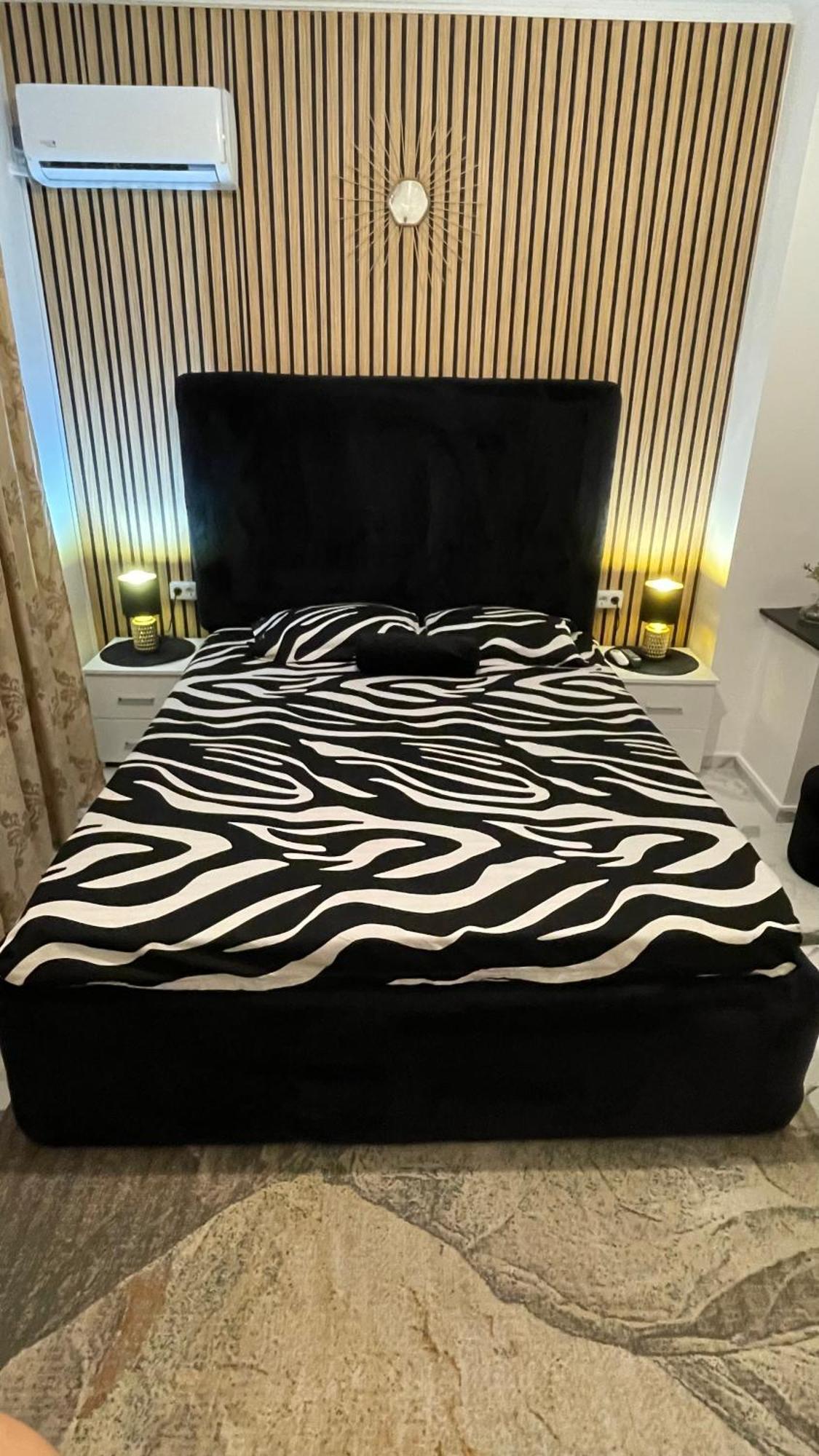 Vila Cris Apartments นาโวดาริ ภายนอก รูปภาพ