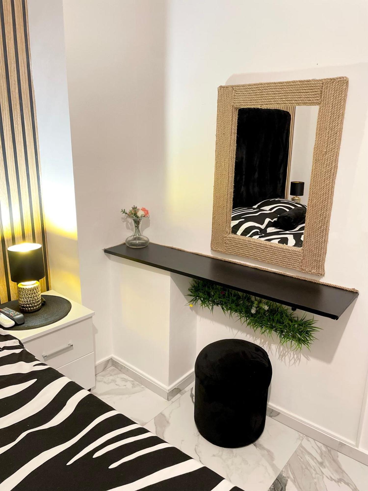 Vila Cris Apartments นาโวดาริ ภายนอก รูปภาพ